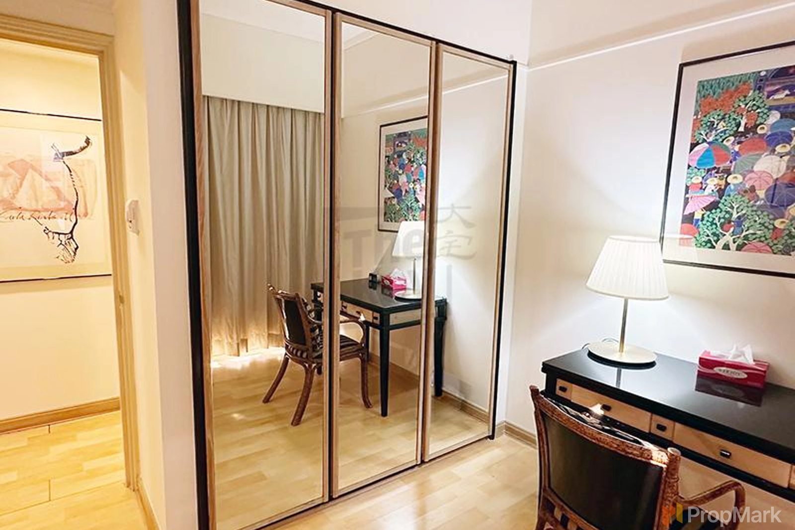photo 5 — Convention Plaza Apartments, Wan Chai