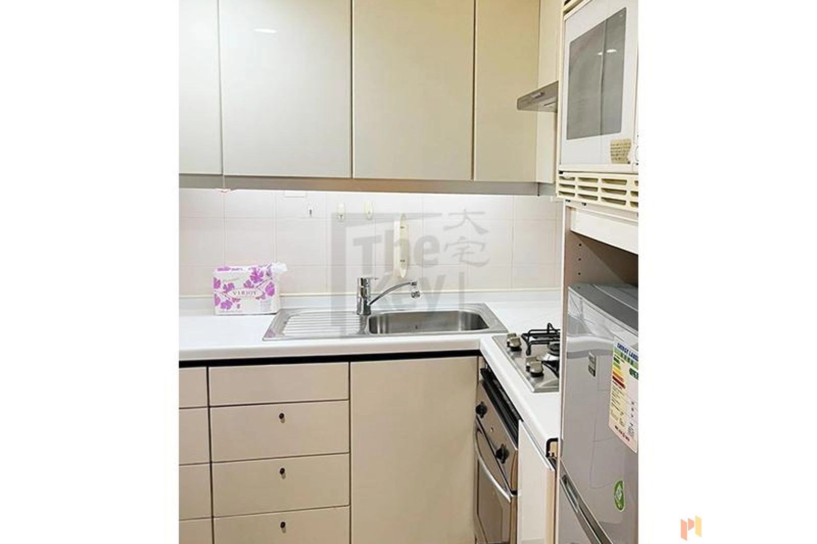 photo 7 — Convention Plaza Apartments, Wan Chai