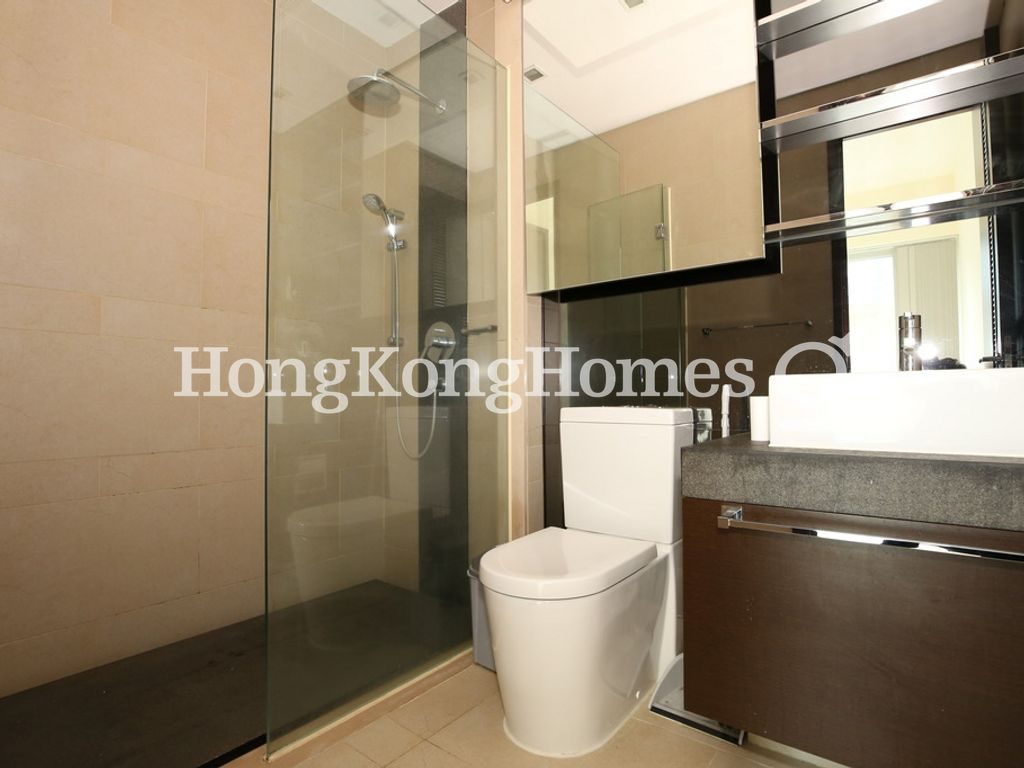 Ensuite Bathroom — 嘉薈軒，灣仔
