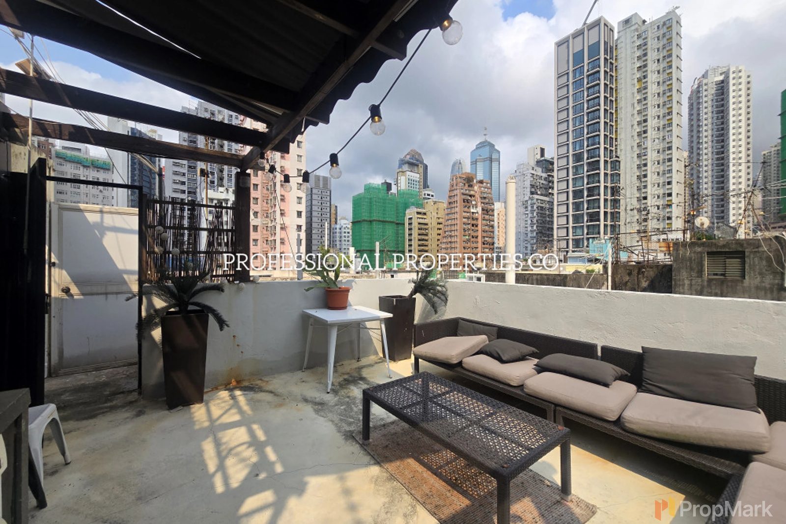 photo 3 — Tai Shan House, Sheung Wan