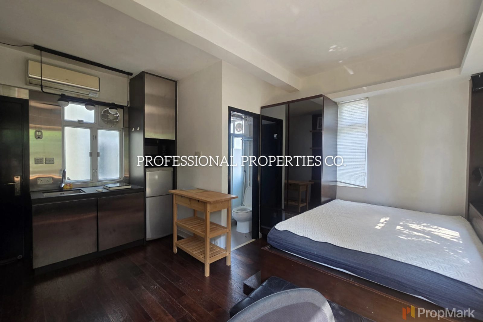 photo 13 — Tai Shan House, Sheung Wan