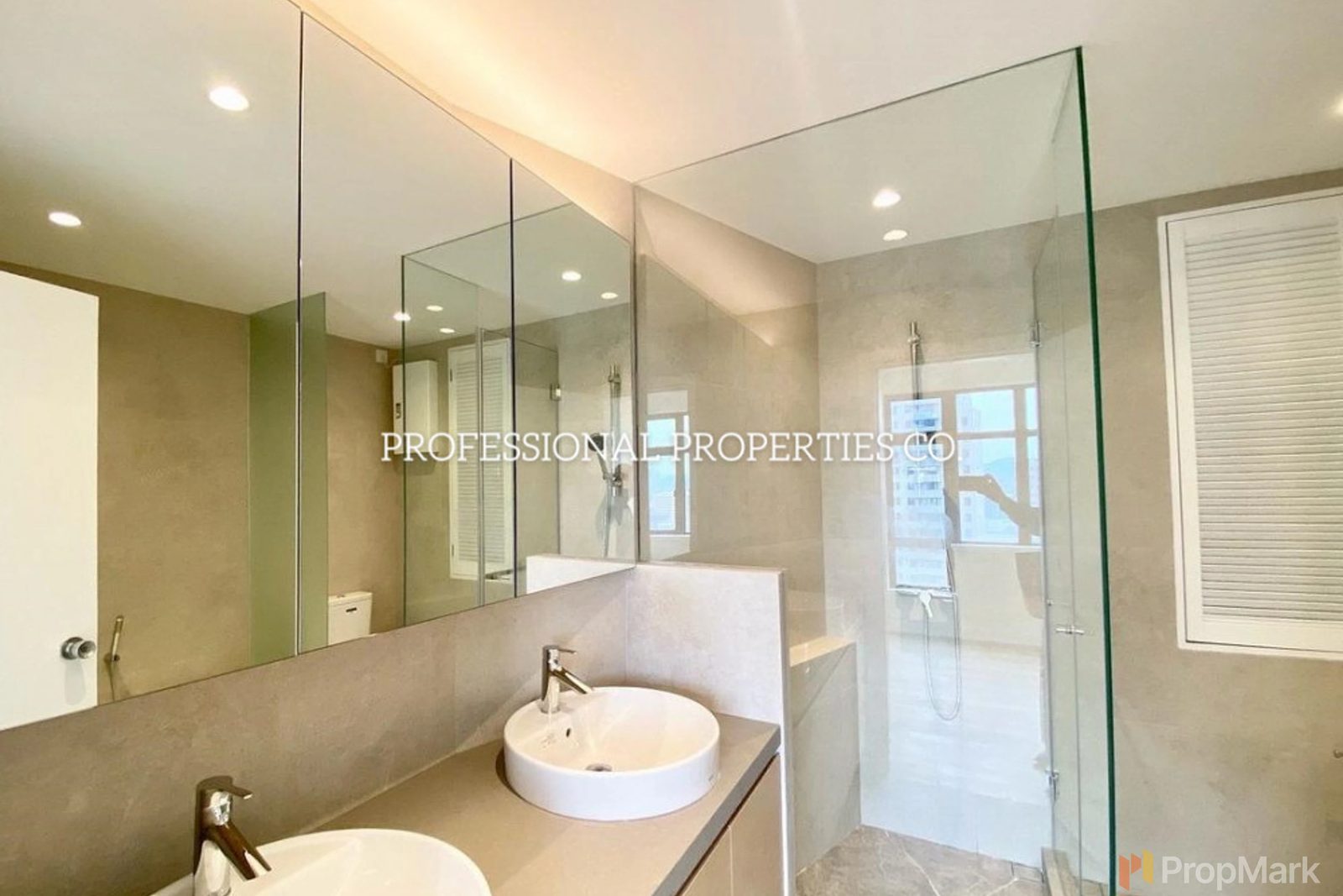 相片 10 — 嘉慧園，中半山