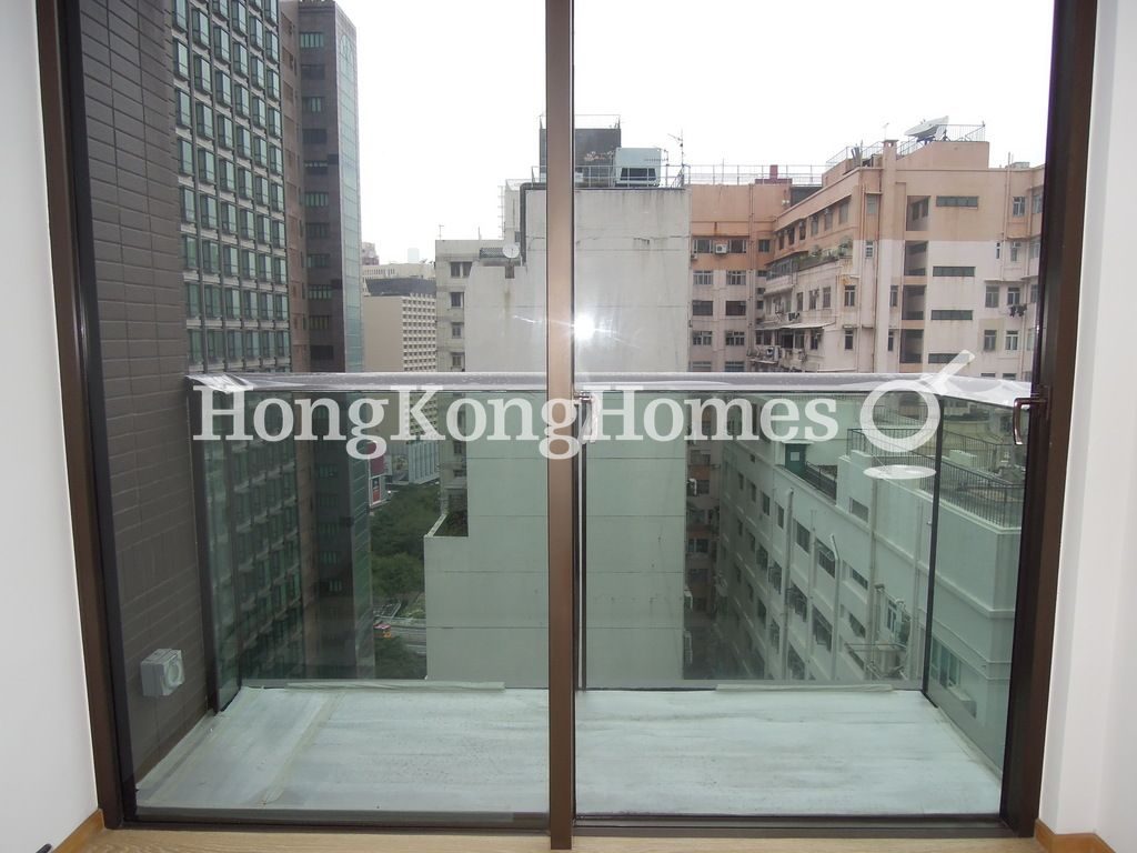 Balcony off Living and Dining Room — yoo Residence，銅鑼灣
