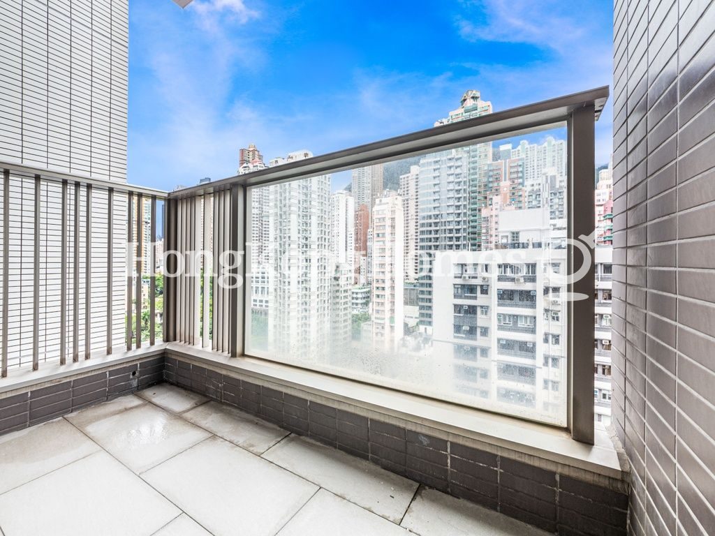 Balcony off Living and Dining Room — 縉城峰-第2座，西營盤