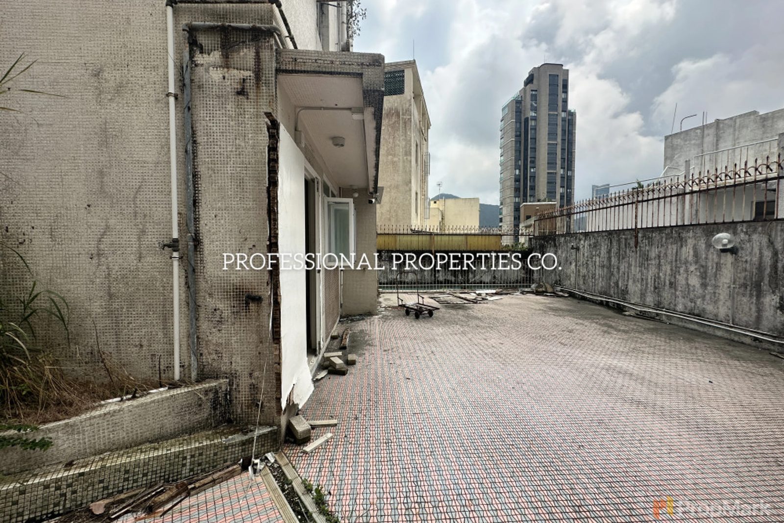 photo 3 — 17 Moorsom Road, Jardine's Lookout