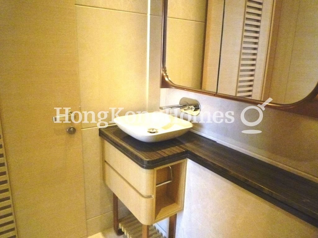 Master Bathroom — 加多近山，西環堅尼地城