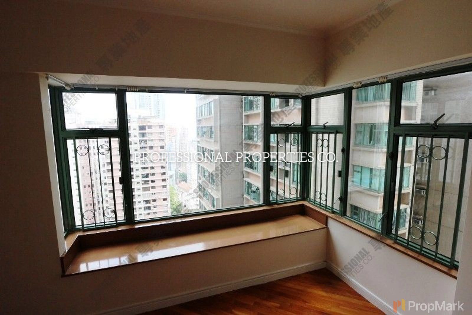 photo 3 — Robinson Place, Mid-levels West