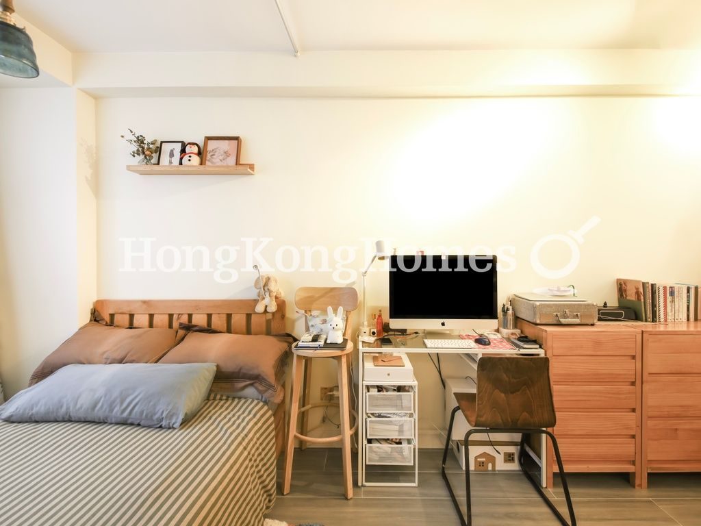 Sleeping Area — 摘星閣，東半山