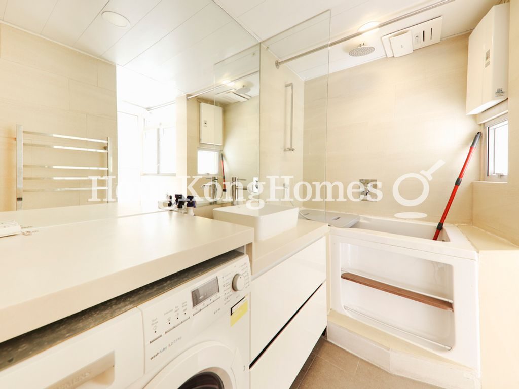 Guest Bathroom — Elegant Court, Happy Valley
