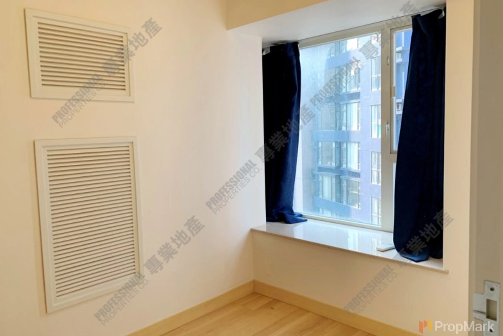 photo 5 — CentreStage, Sheung Wan