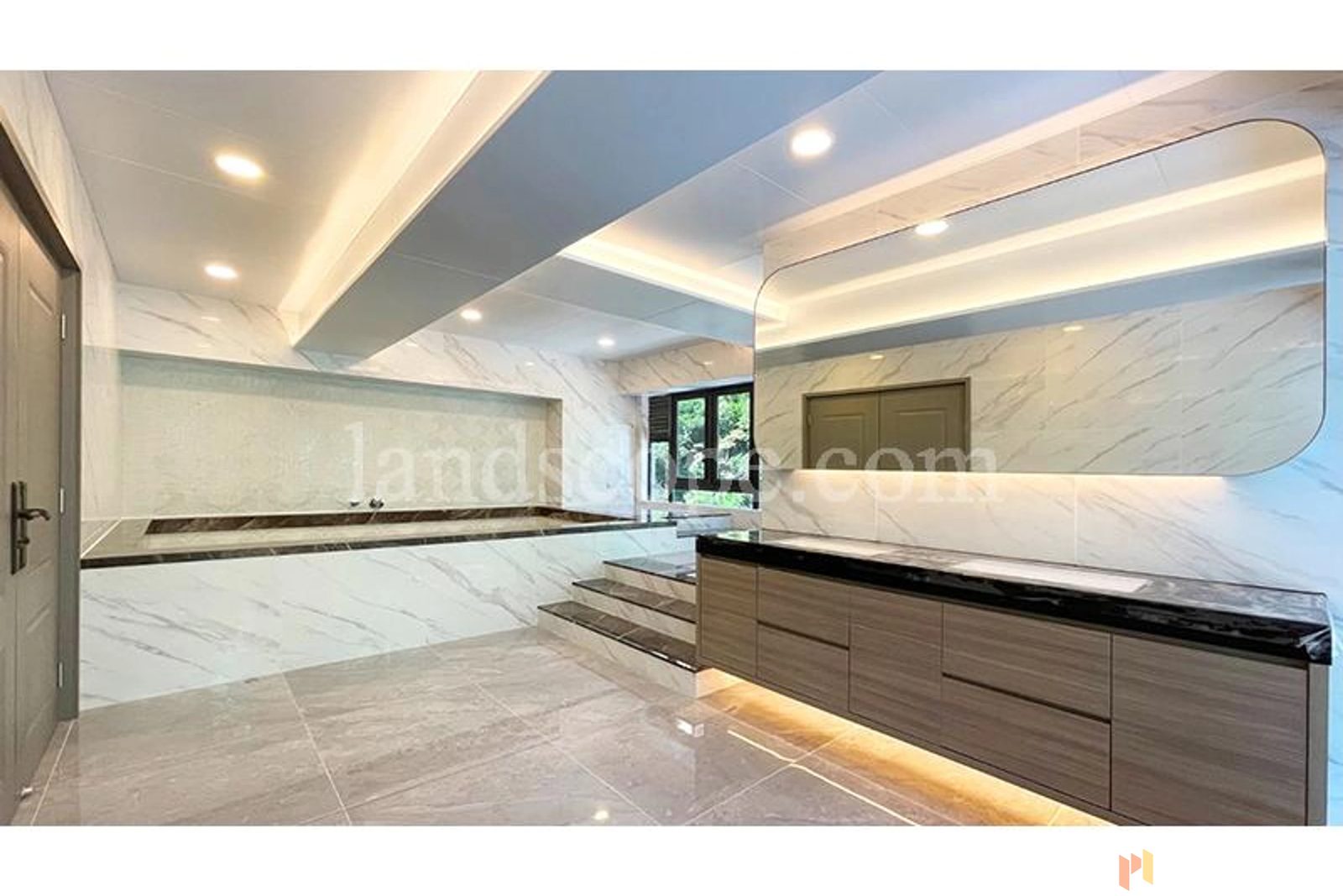 photo 9 — 72 Repulse Bay Road, Southside