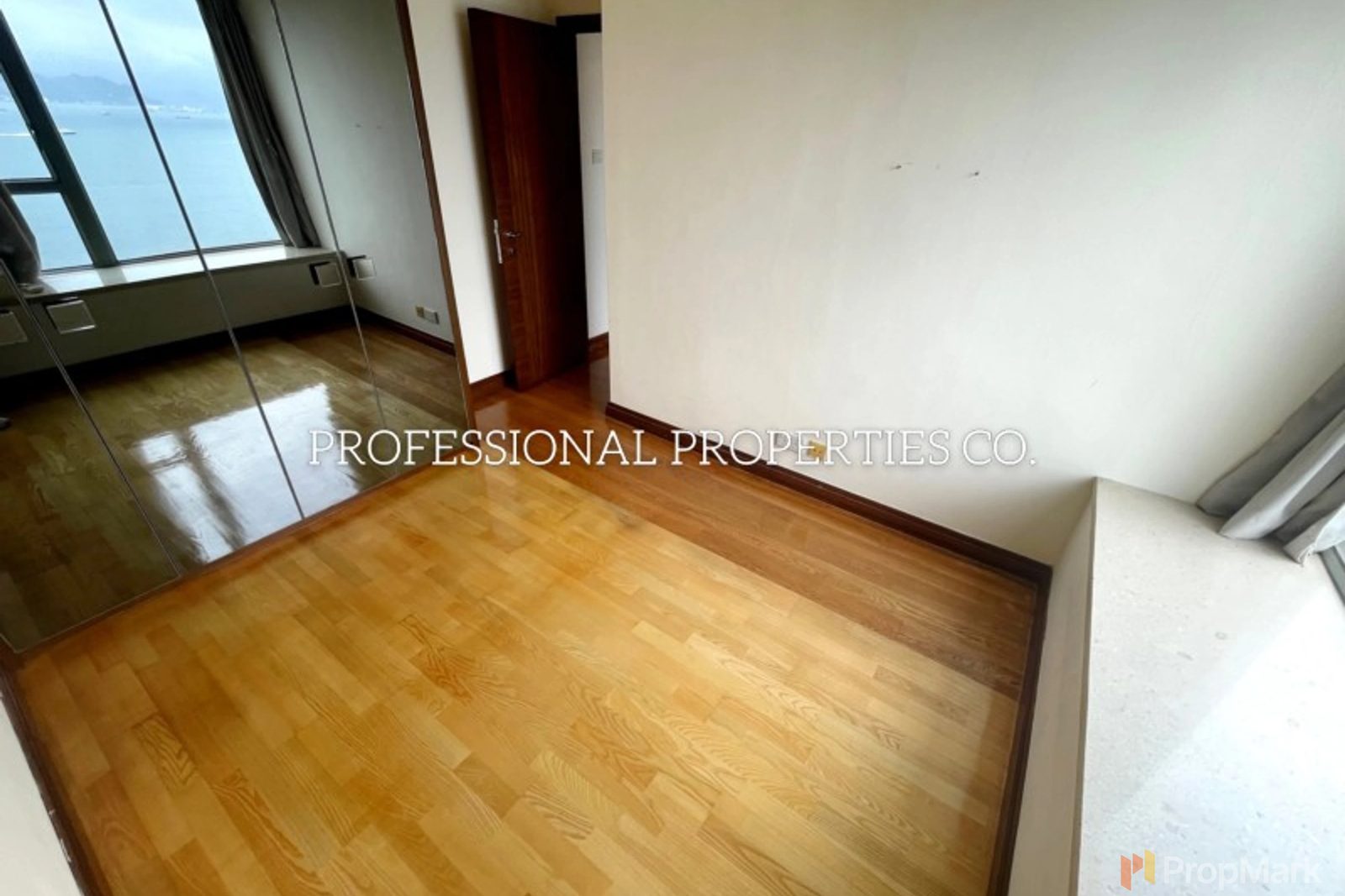 photo 4 — Mount Davis 33, Kennedy Town