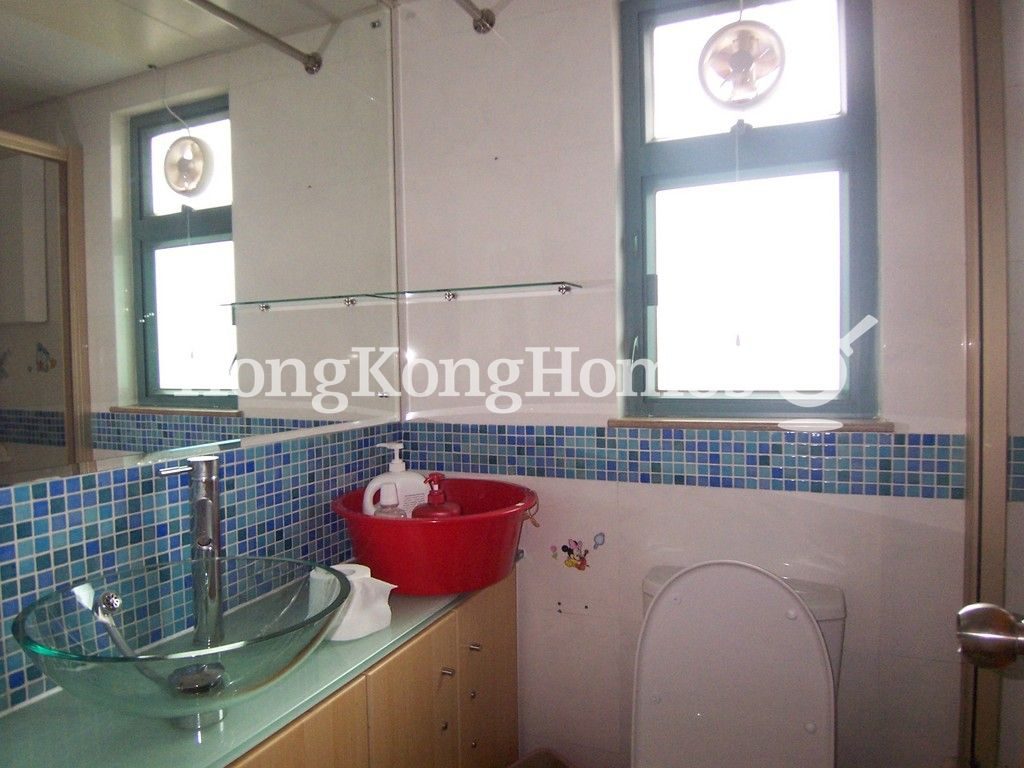 Guest Bathroom — 富臨軒，薄扶林