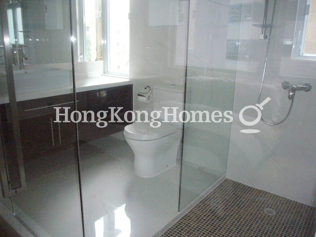 Master Bathroom — 兆景閣，中環