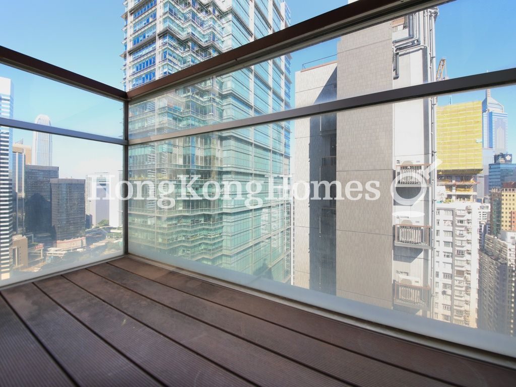Balcony off the Studio — 星街 5 號，灣仔