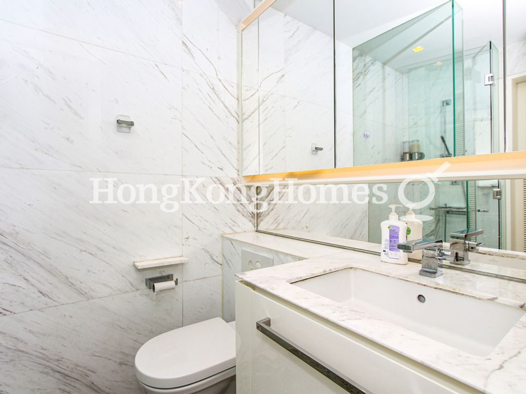Bathroom — yoo Residence, Causeway Bay