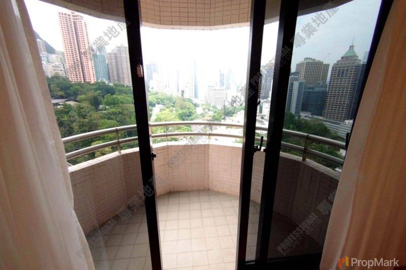 photo 13 — The Royal Court, Mid-levels Central
