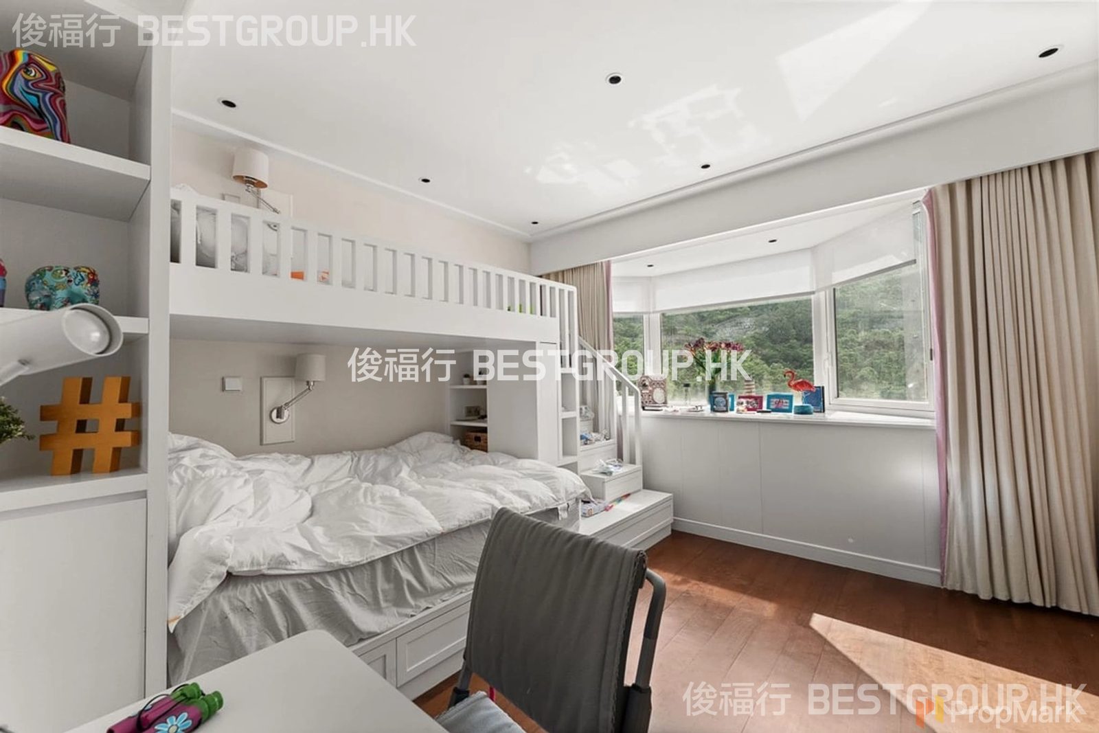 相片 17 — 南灣大廈，港島南區