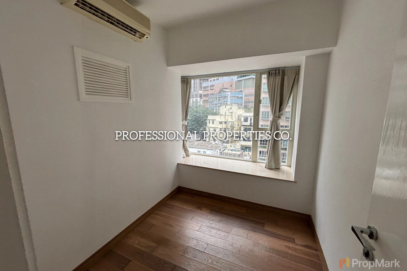 photo 6 — CentreStage, Sheung Wan