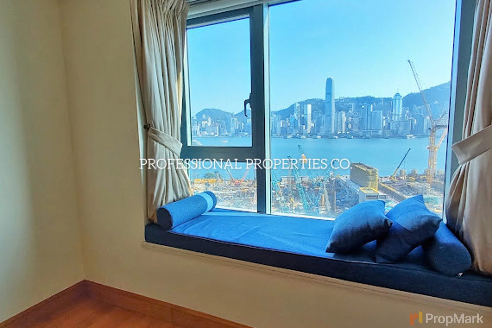 photo 7 — The Harbourside, Kowloon Station