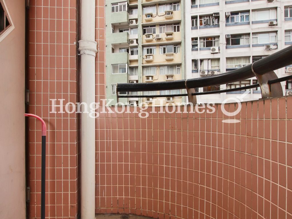 Balcony off Kitchen — 慧莉苑，跑馬地