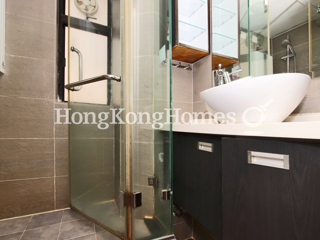 Guest Bathroom — 慧莉苑，跑馬地