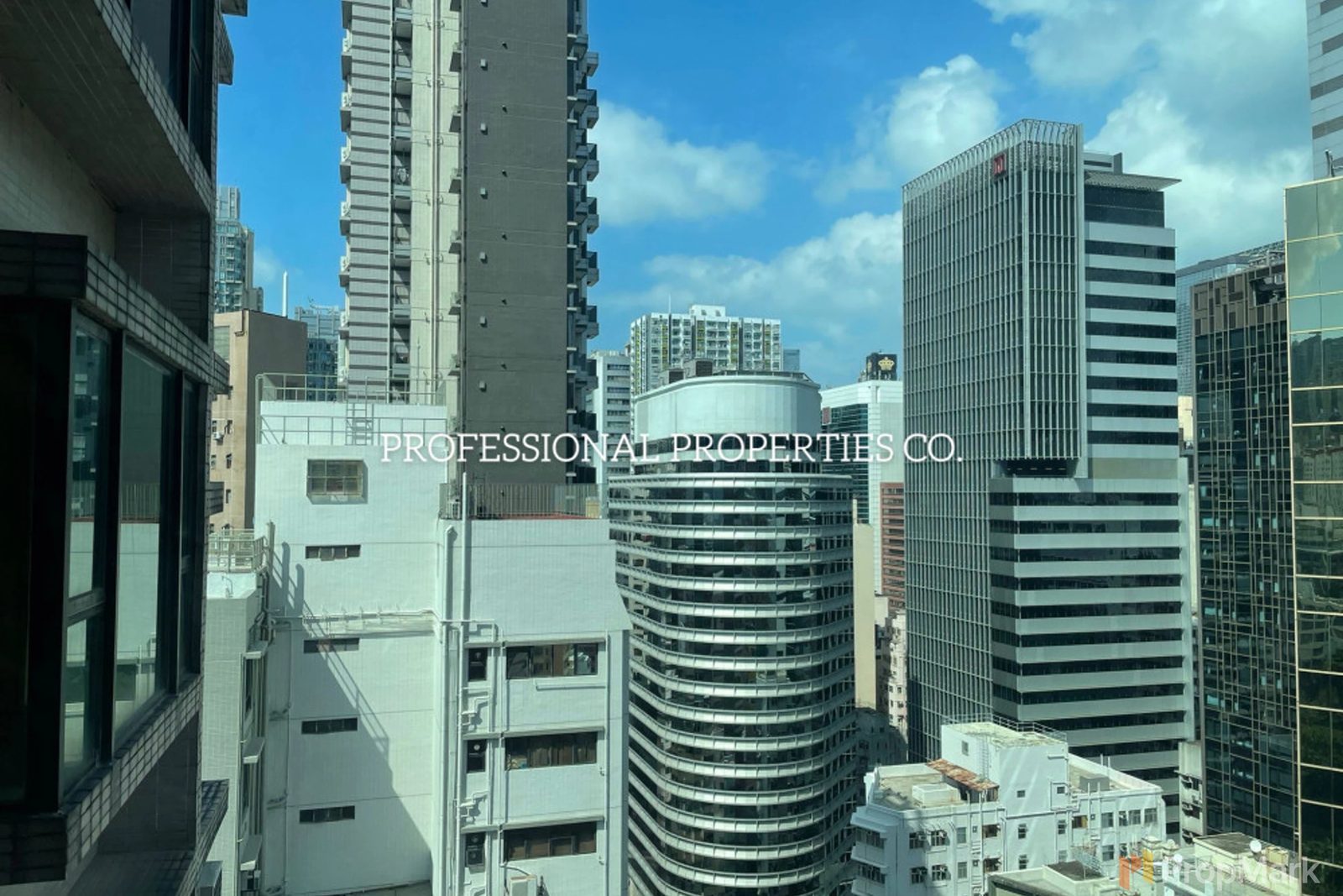 相片 2 — 國泰新宇，灣仔