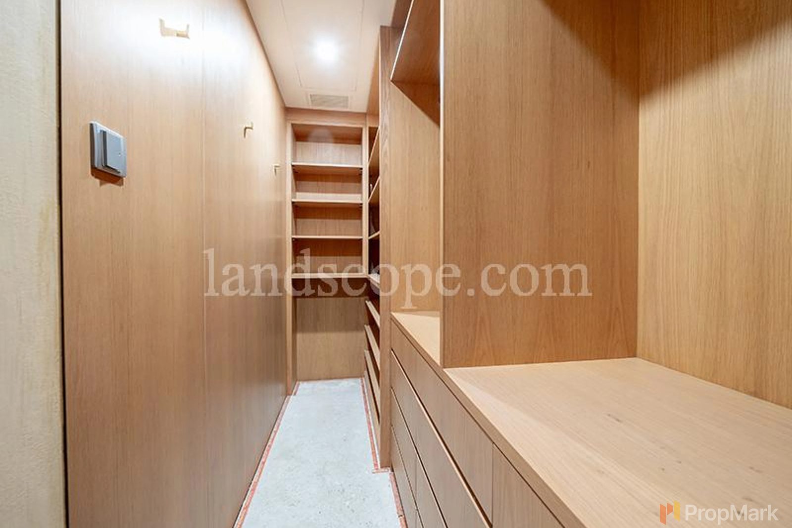photo 5 — Bowen Place, Mid-levels Central