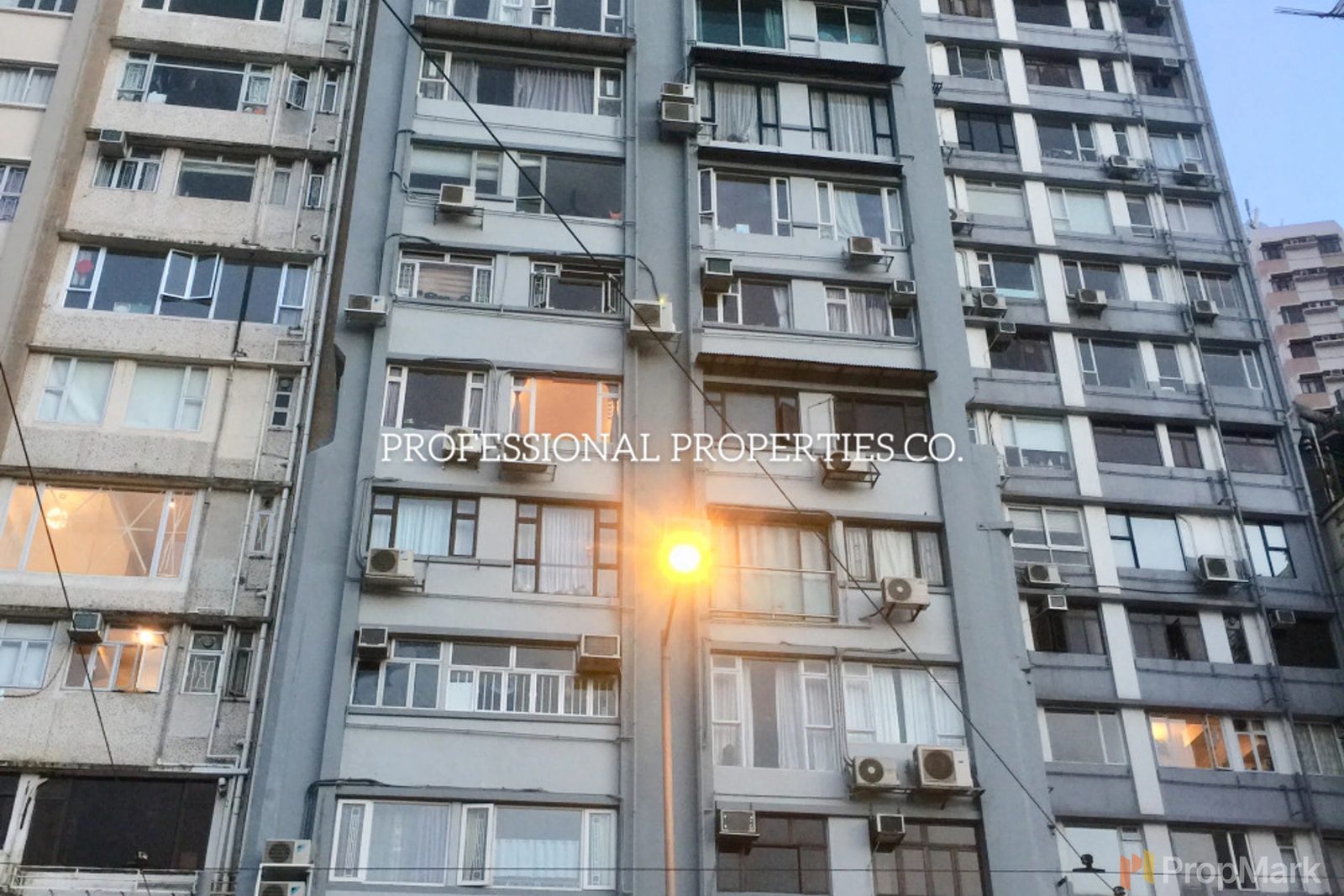 相片 17 — 榮華大廈，中環