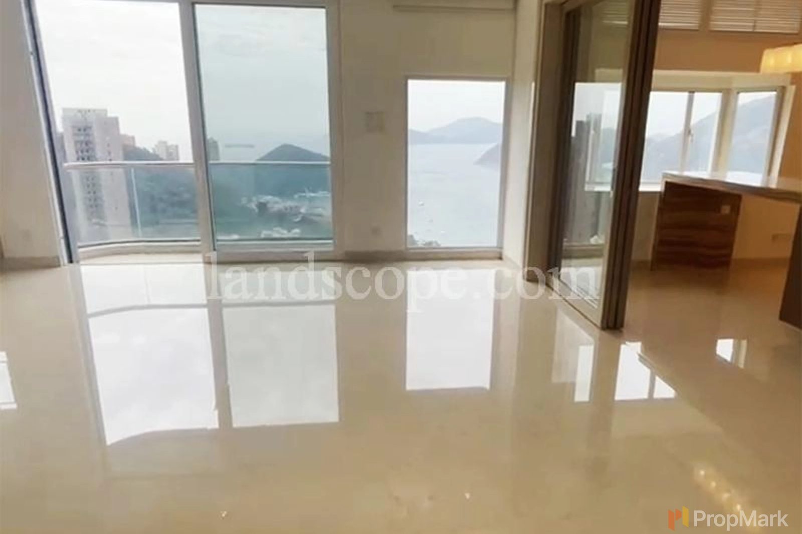 相片 2 — 淺水灣道37號，港島南區