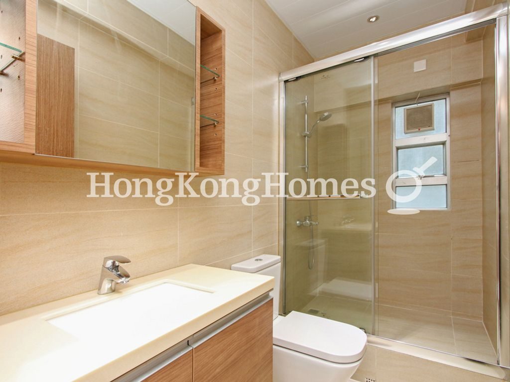Master Bathroom — Igloo Residence, Happy Valley