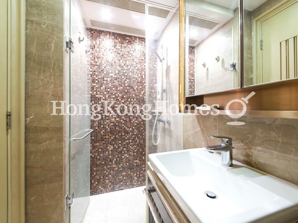 Guest Bathroom — Mount East, North Point