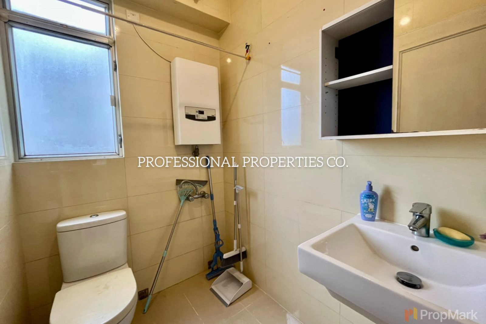 photo 11 — Sherwood Court, Mid-levels West
