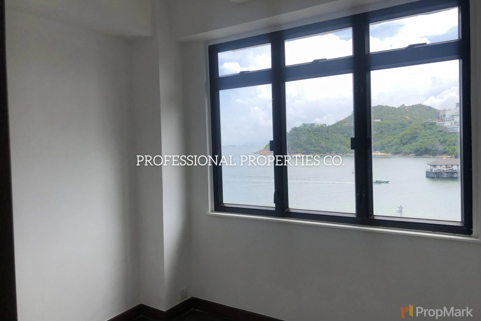 photo 12 — Hill Shing Court, Southside