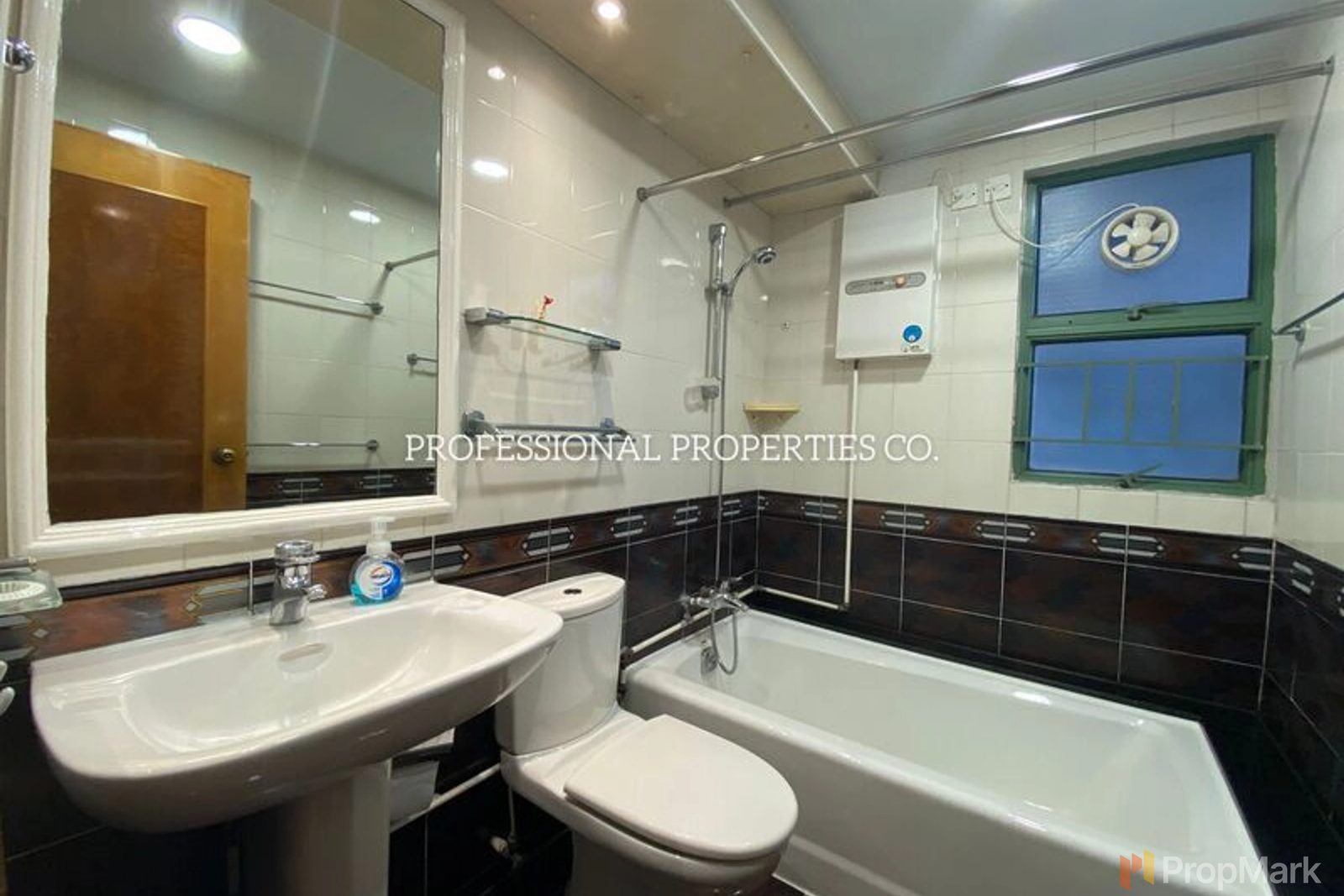 photo 4 — Robinson Place, Mid-levels West