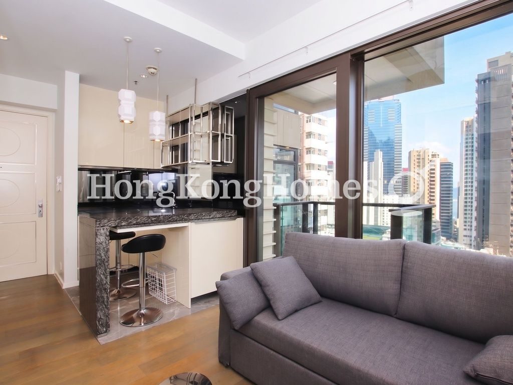 Living and Dining Room — The Pierre, Mid-levels West