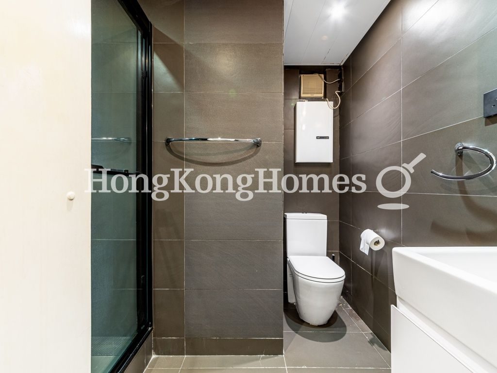 Guest Bathroom — Kent Mansion, North Point