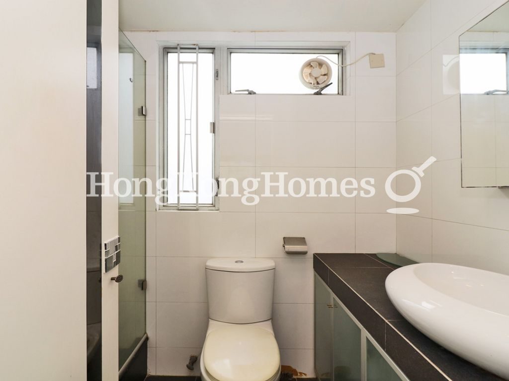 Master Bathroom — The Rednaxela, Mid-levels West