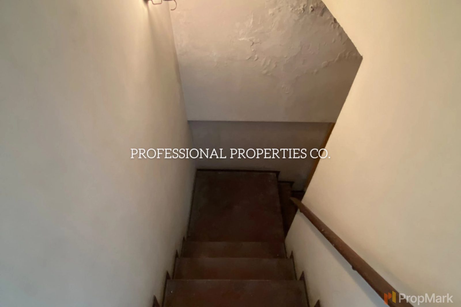 photo 18 — 16-20 Broom Road, Happy Valley