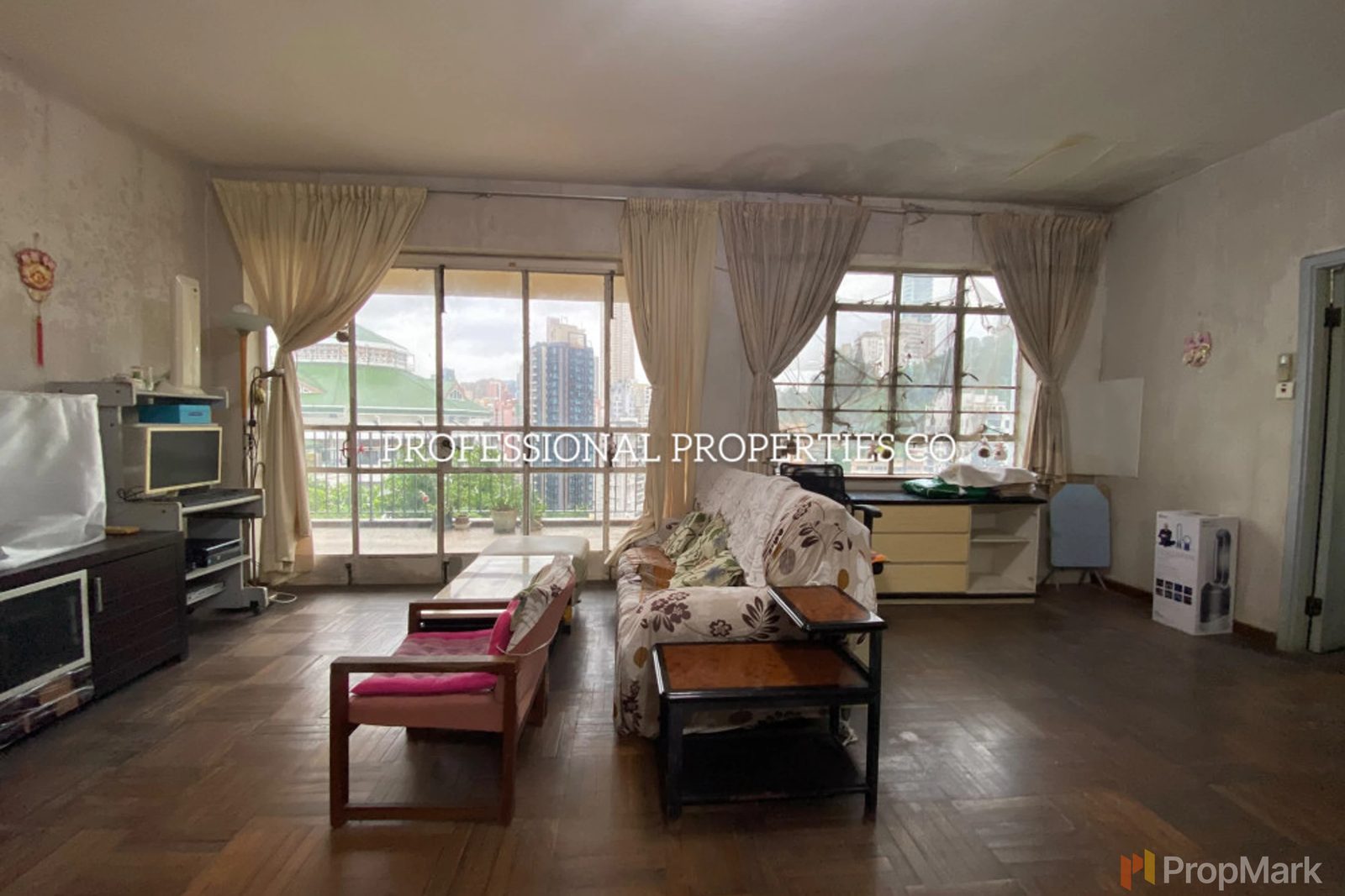 photo 2 — 16-20 Broom Road, Happy Valley