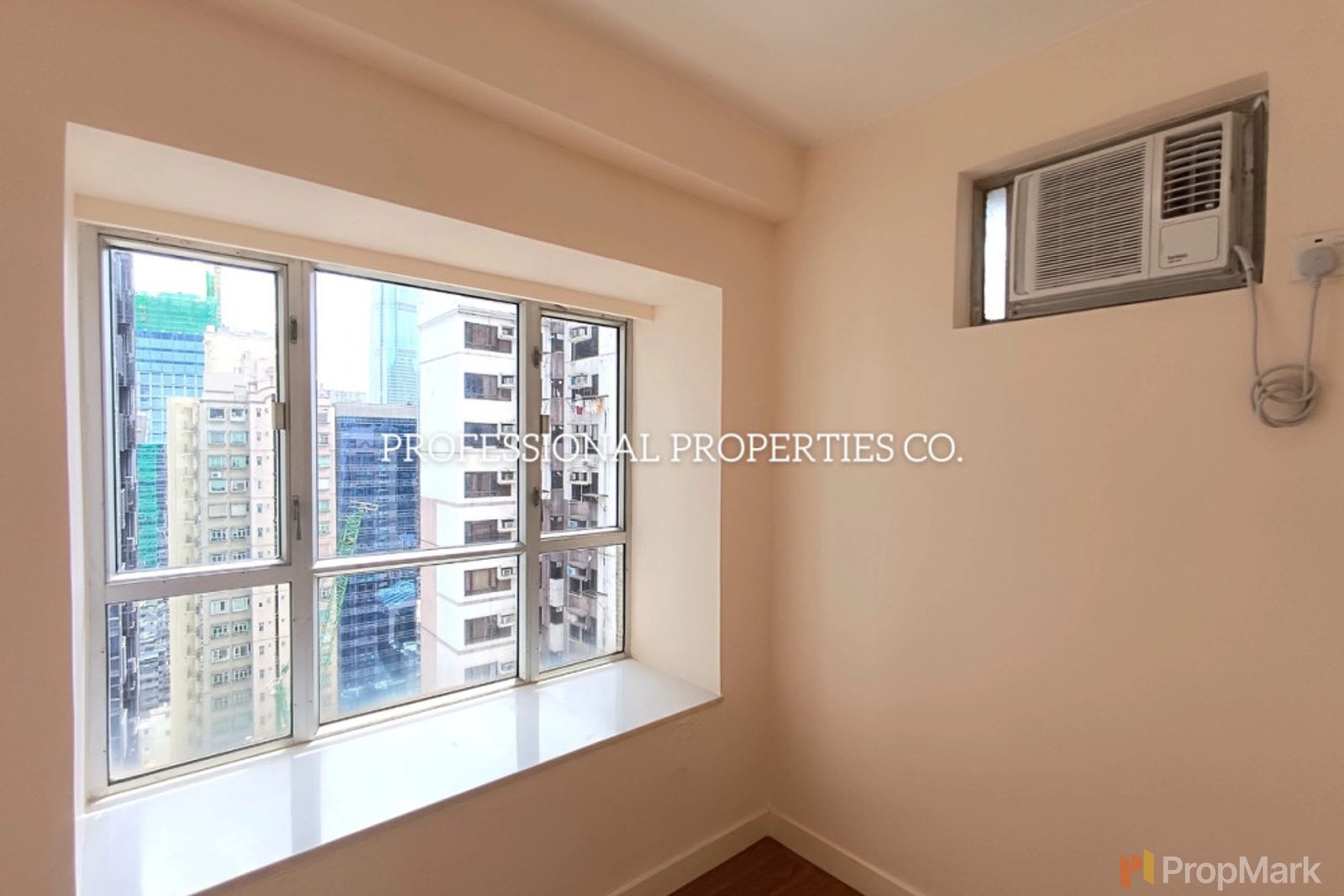 photo 13 — Midland Court, Mid-levels West