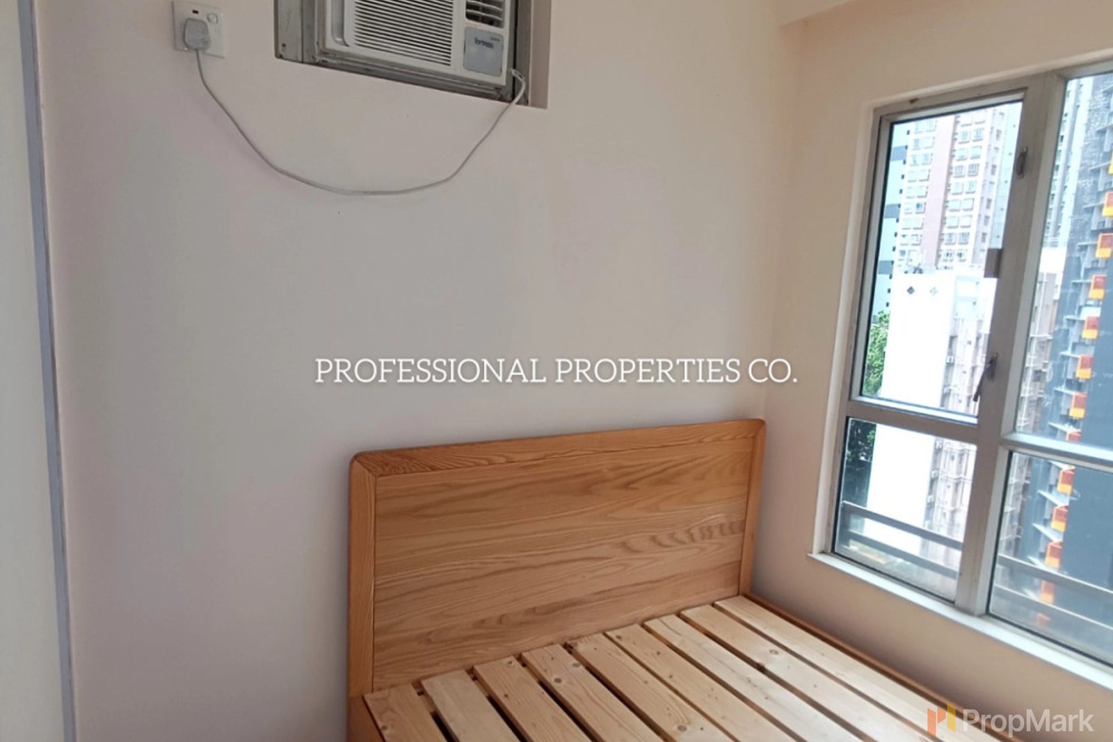 photo 2 — Midland Court, Mid-levels West