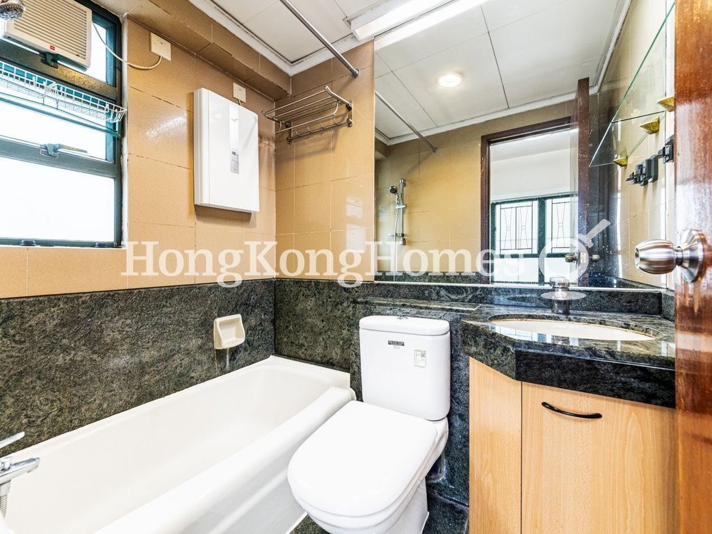 Master Bathroom — 恒龍閣，西半山