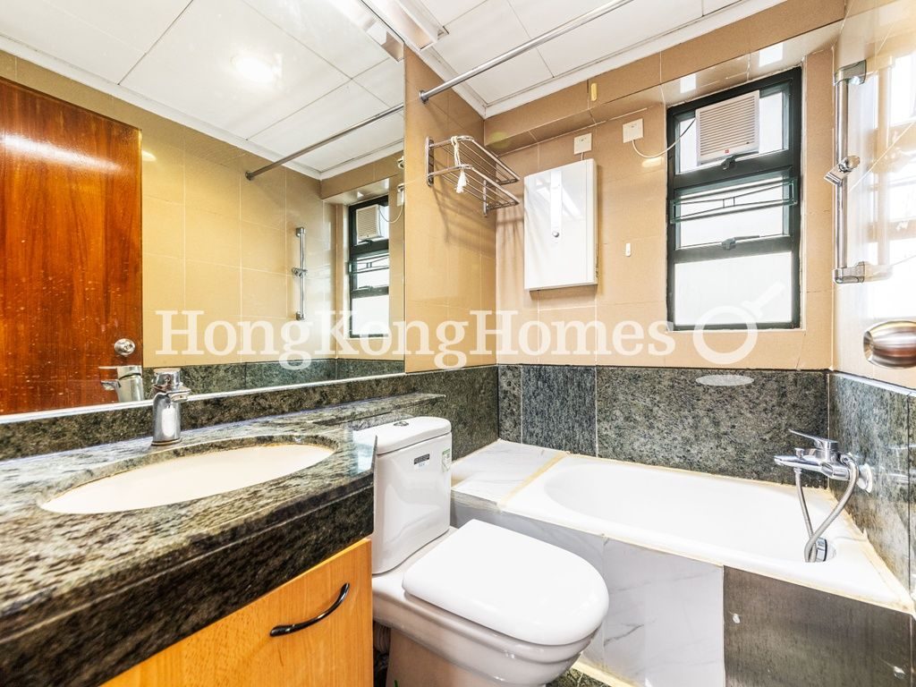 Guest Bathroom — 恒龍閣，西半山
