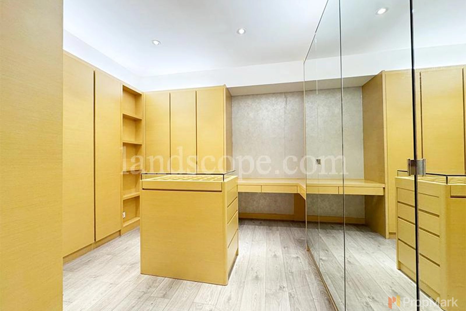 photo 5 — Clovelly Court, Mid-levels Central