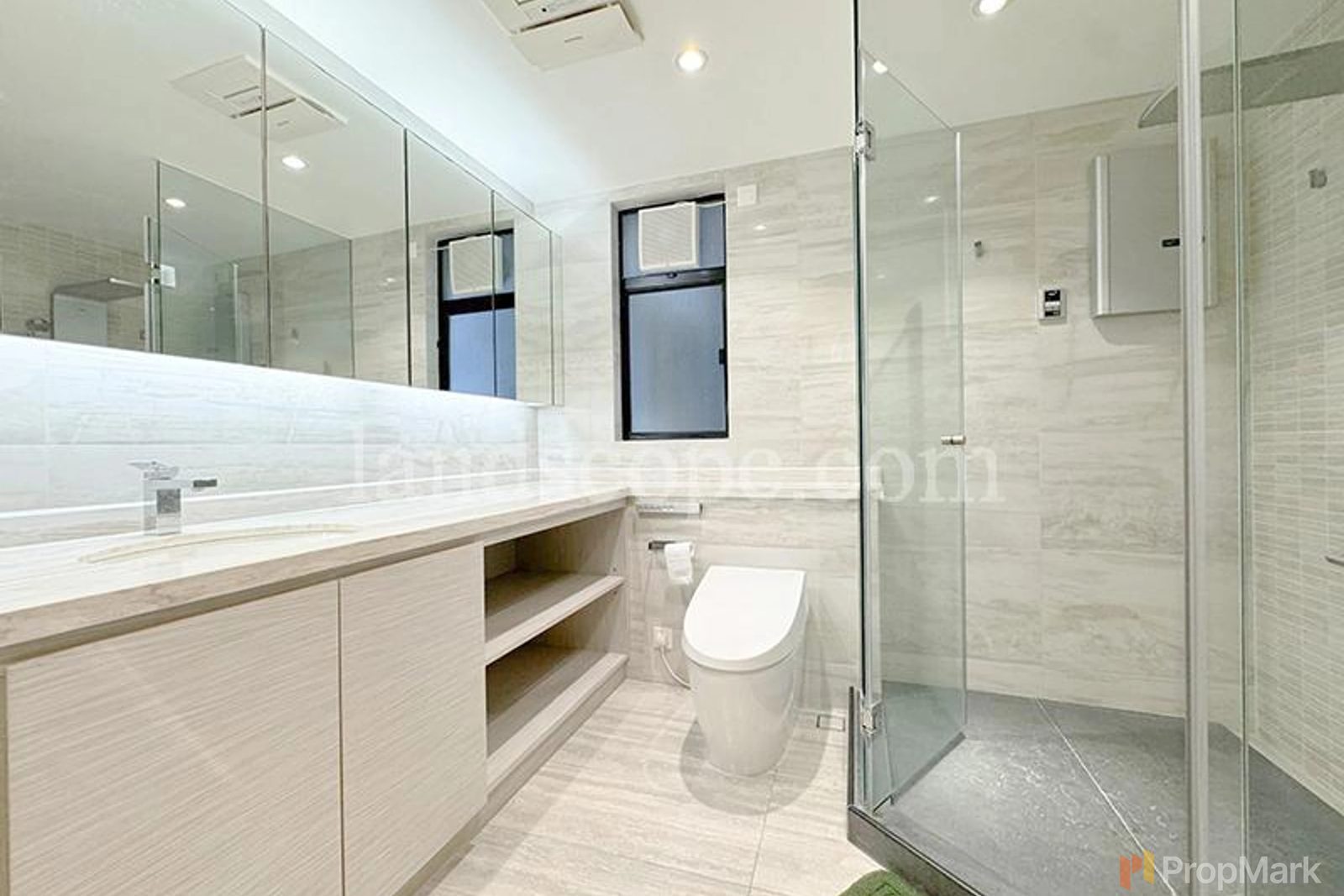 photo 6 — Clovelly Court, Mid-levels Central