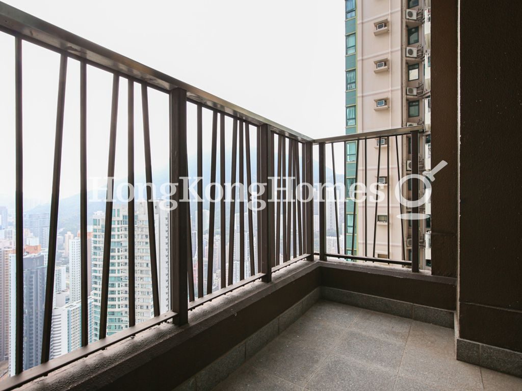 Balcony off Living and Dining Room — 嘉亨灣 02座，鰂魚涌