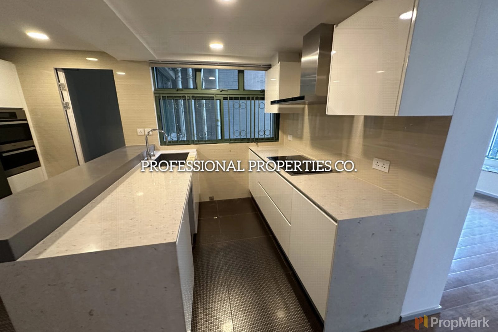 photo 3 — Robinson Place, Mid-levels West