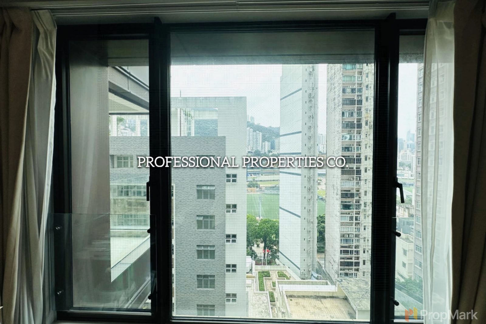 相片 13 — 雲暉大廈，跑馬地