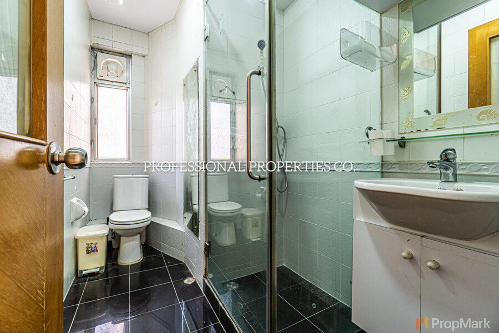 photo 5 — Jing Tai Garden Mansion, Mid-levels West